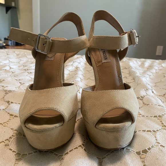 Nude Steve Madden 6-inch Suede Platform Peep Toe Heels with Ankle Strap - Picture 2 of 5